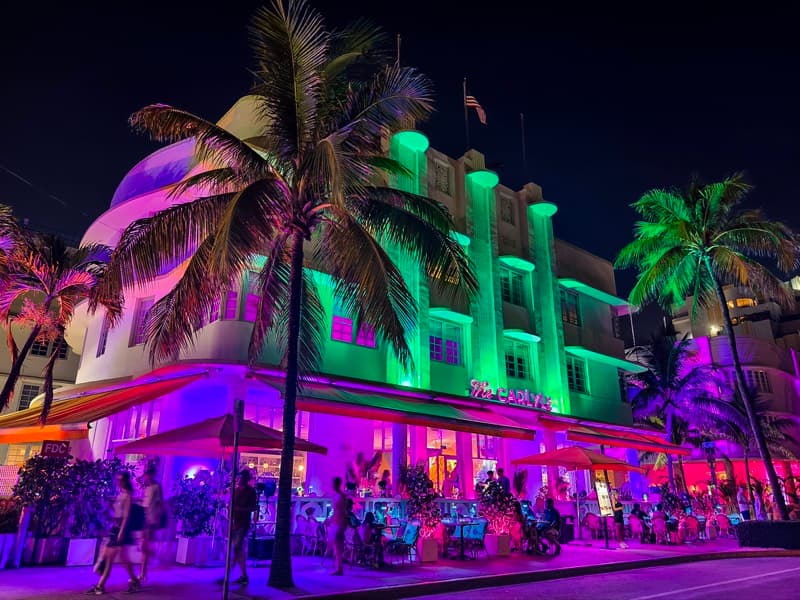Private Jet to Art Basel Miami: Take Your Luxury Airborne